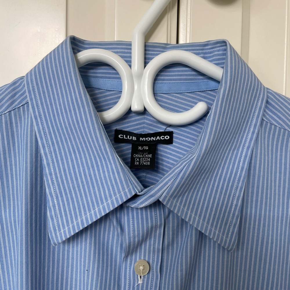 Club Monaco Blue Pin Stripe Dress Shirt Classic Design